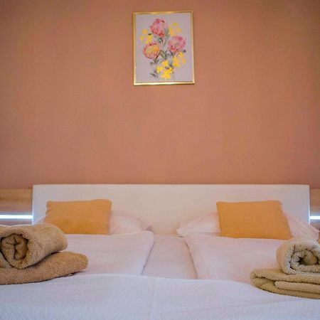 Apartments Mm Подстрана Екстериор снимка