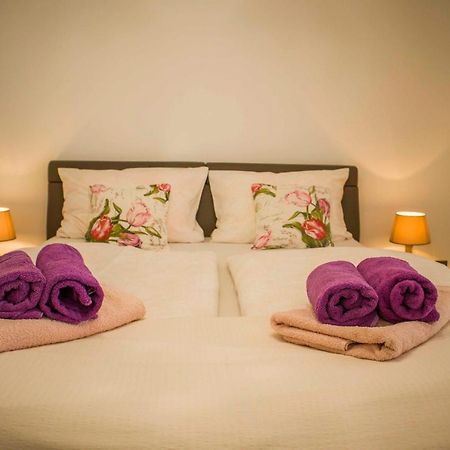 Apartments Mm Подстрана Екстериор снимка