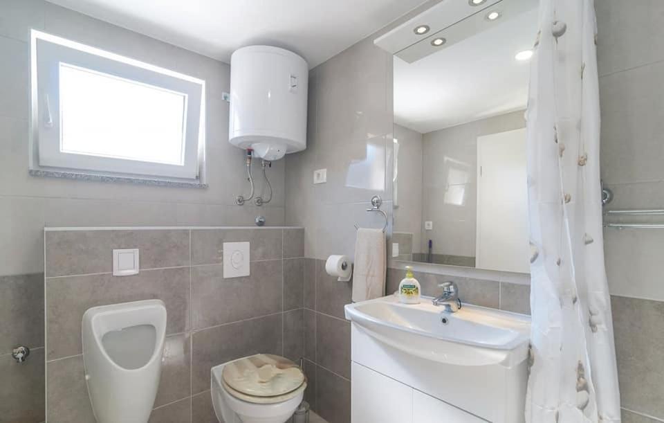 Apartments Mm Подстрана Екстериор снимка