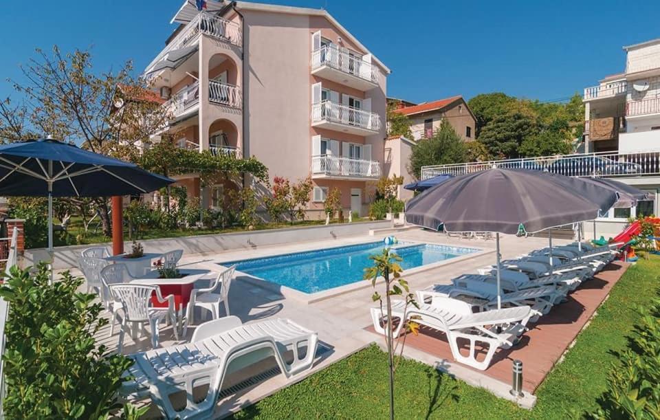 Apartments Mm Подстрана Екстериор снимка