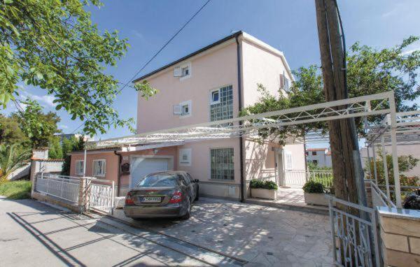 Apartments Mm Подстрана Екстериор снимка