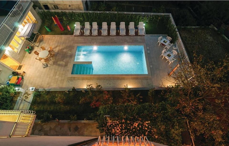 Apartments Mm Подстрана Екстериор снимка
