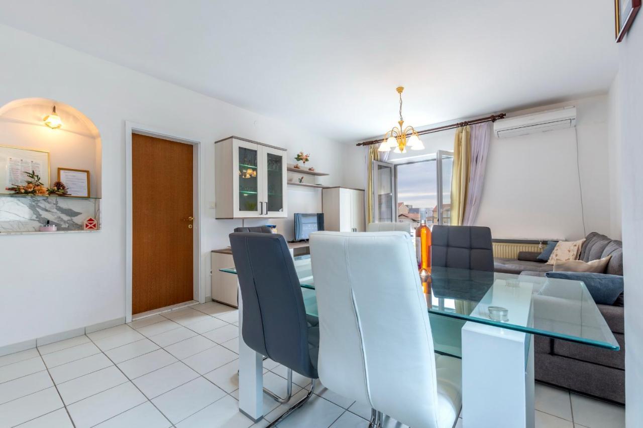Apartments Mm Подстрана Екстериор снимка