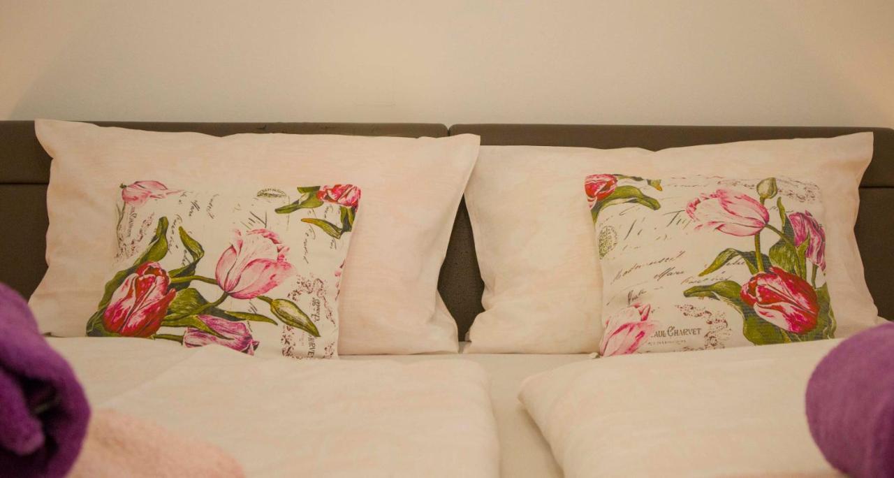 Apartments Mm Подстрана Екстериор снимка