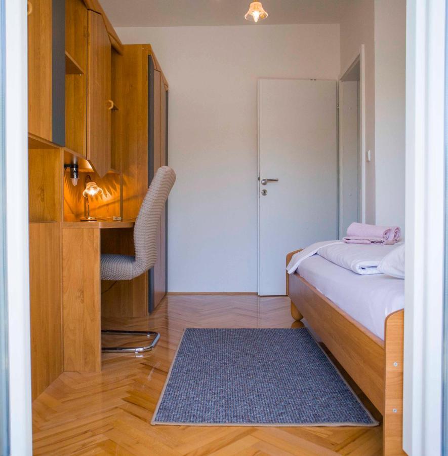 Apartments Mm Подстрана Екстериор снимка