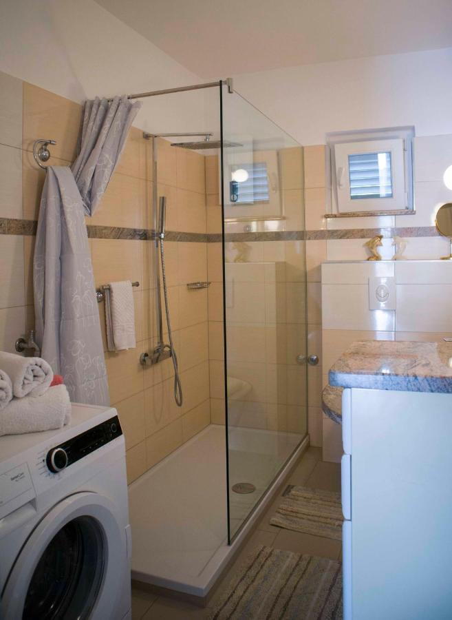 Apartments Mm Подстрана Екстериор снимка