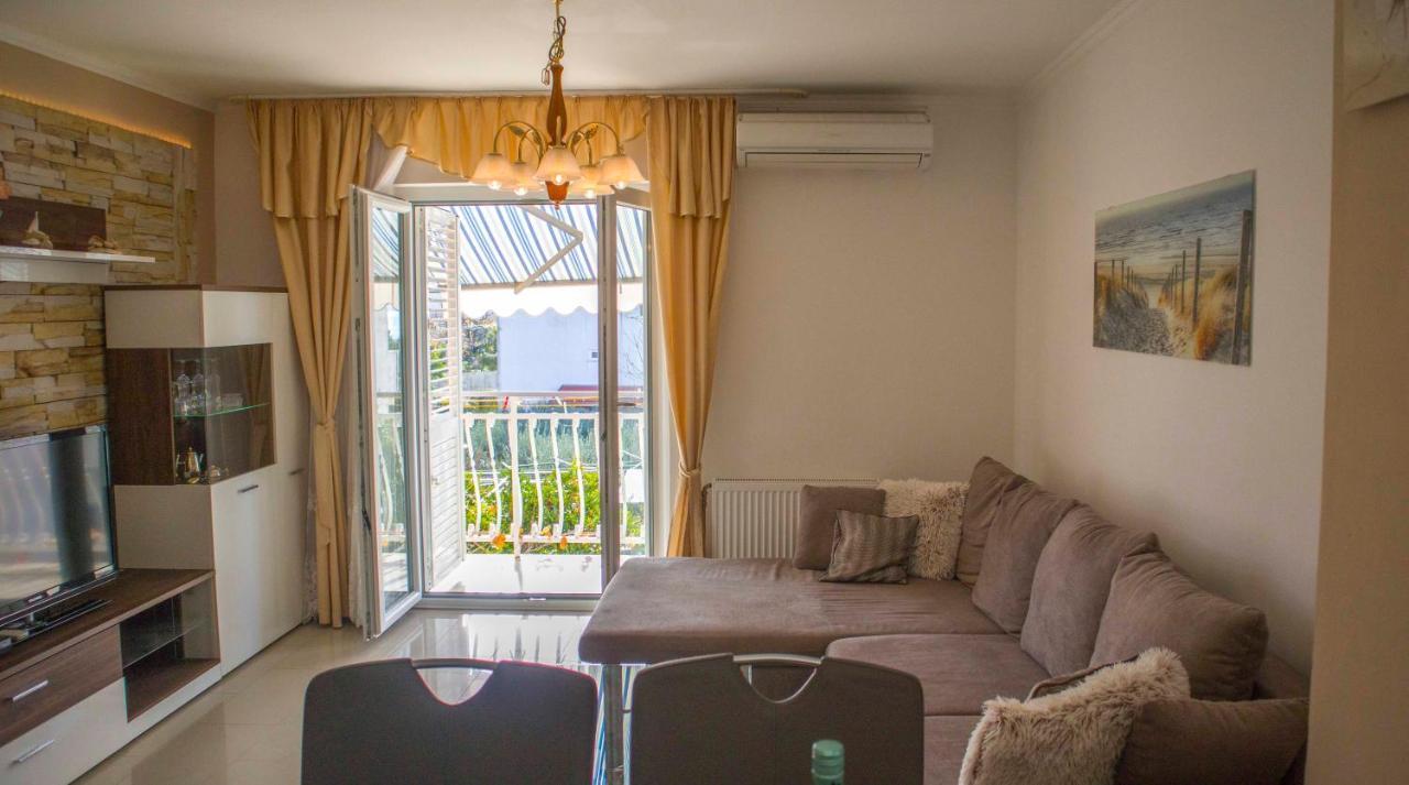 Apartments Mm Подстрана Екстериор снимка