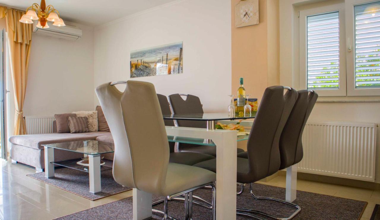 Apartments Mm Подстрана Екстериор снимка